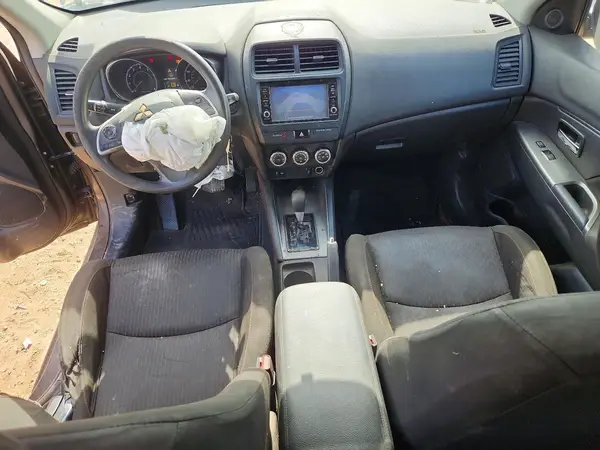 JA4AP3AU4JZ031004 2018 MITSUBISHI OUTLANDER - Image 8