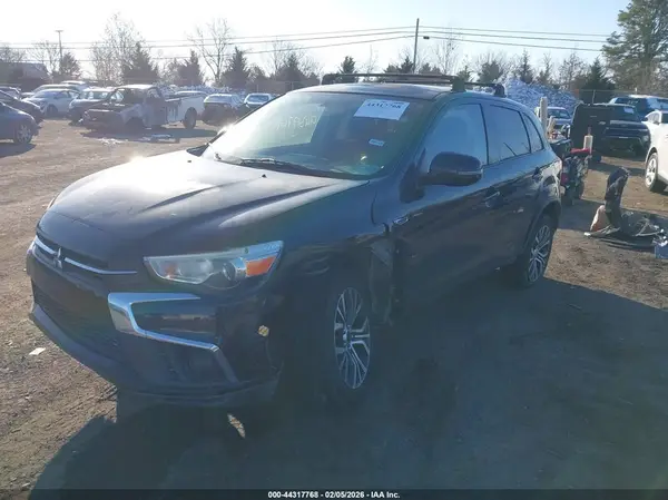 JA4AP3AU4JZ033593 2018 MITSUBISHI OUTLANDER - Image 2