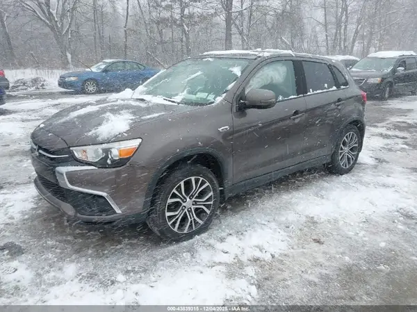 JA4AP3AU4KU008384 2019 MITSUBISHI OUTLANDER - Image 2