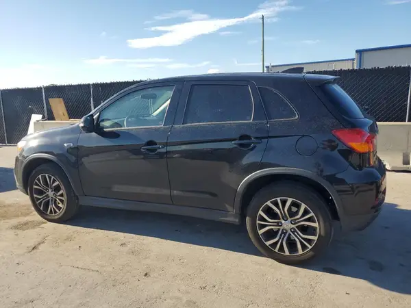 JA4AP3AU4KU011950 2019 MITSUBISHI OUTLANDER - Image 2