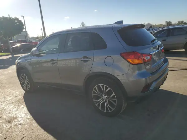 JA4AP3AU4KU013021 2019 MITSUBISHI OUTLANDER - Image 2
