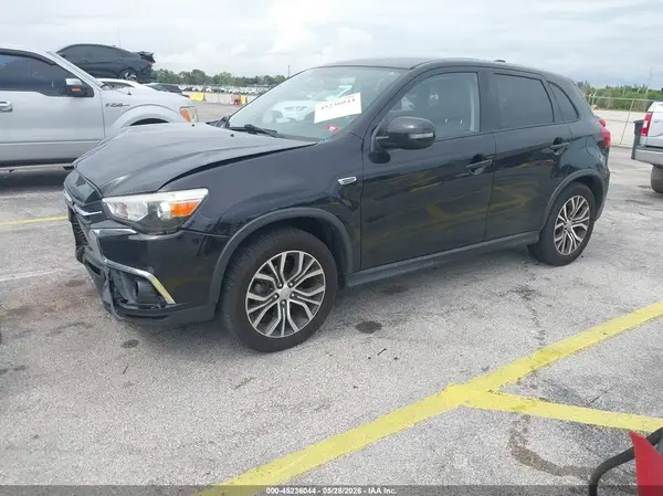 JA4AP3AU4KU015111 2019 MITSUBISHI OUTLANDER - Image 2