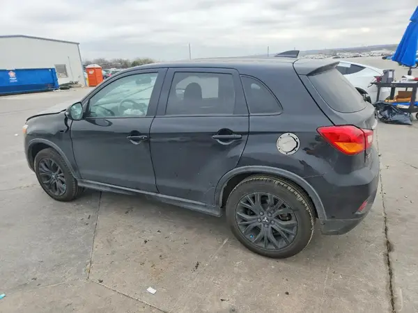 JA4AP3AU4KU015223 2019 MITSUBISHI OUTLANDER - Image 2