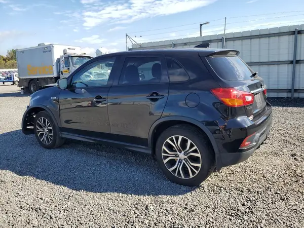 JA4AP3AU4KU015318 2019 MITSUBISHI OUTLANDER - Image 2