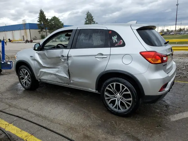 JA4AP3AU4KU020793 2019 MITSUBISHI OUTLANDER - Image 2