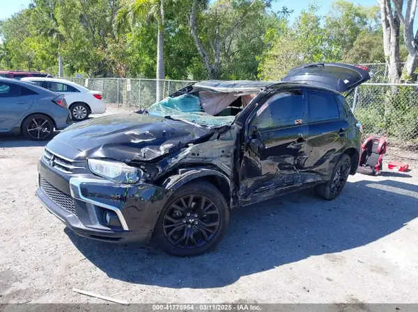 JA4AP3AU4KU024682 2019 MITSUBISHI OUTLANDER - Image 2