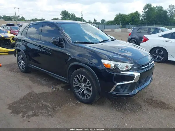 JA4AP3AU4KU025895 2019 MITSUBISHI OUTLANDER - Image 1