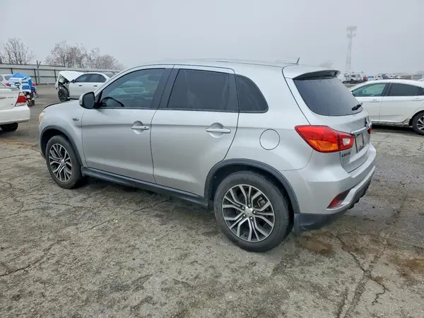 JA4AP3AU4KU035035 2019 MITSUBISHI OUTLANDER - Image 2