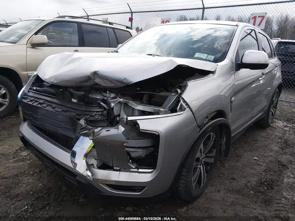 JA4AP3AU4LU006250 2020 MITSUBISHI OUTLANDER - Image 2