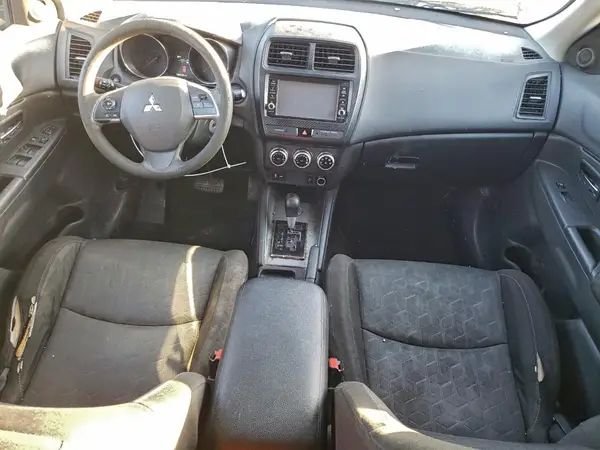 JA4AP3AU4LU014123 2020 MITSUBISHI OUTLANDER - Image 8