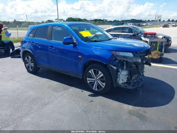 JA4AP3AU4LU018821 2020 MITSUBISHI OUTLANDER - Image 1