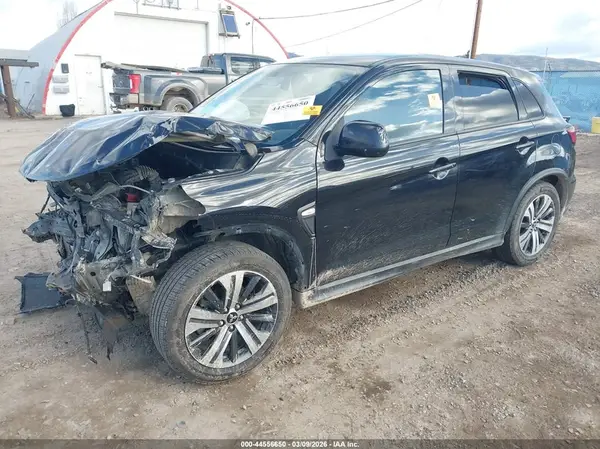 JA4AP3AU4LU031388 2020 MITSUBISHI OUTLANDER - Image 2