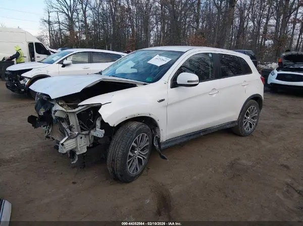 JA4AP3AU5GZ024863 2016 MITSUBISHI OUTLANDER - Image 2
