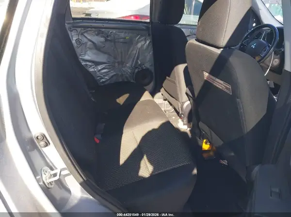 JA4AP3AU5GZ032252 2016 MITSUBISHI OUTLANDER - Image 8