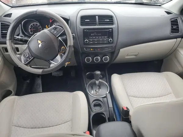 JA4AP3AU5HZ001150 2017 MITSUBISHI OUTLANDER - Image 8