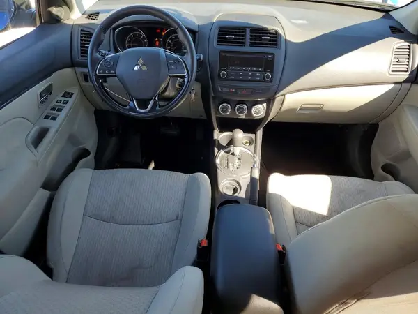 JA4AP3AU5HZ007207 2017 MITSUBISHI OUTLANDER - Image 8