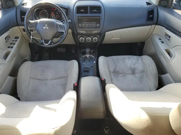 JA4AP3AU5HZ010284 2017 MITSUBISHI OUTLANDER - Image 8