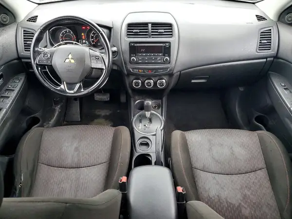 JA4AP3AU5HZ012861 2017 MITSUBISHI OUTLANDER - Image 8