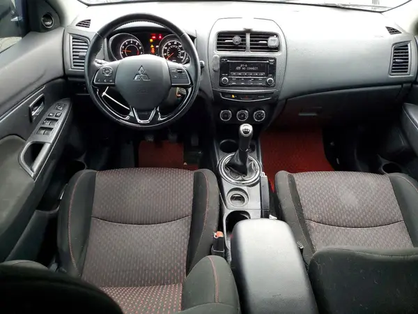JA4AP3AU5HZ015114 2017 MITSUBISHI OUTLANDER - Image 8