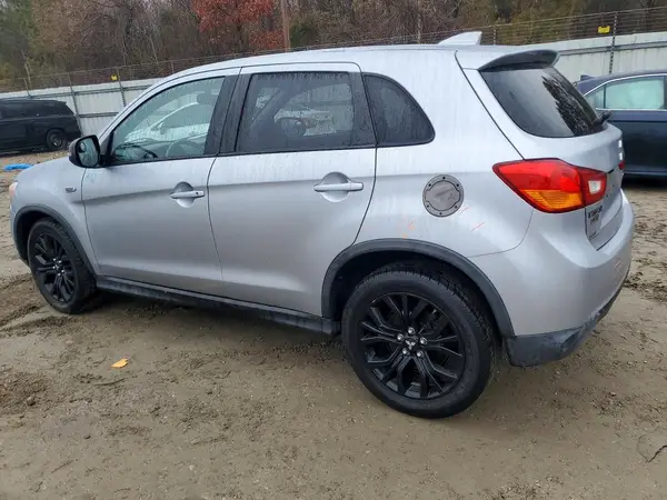 JA4AP3AU5HZ034343 2017 MITSUBISHI OUTLANDER - Image 2