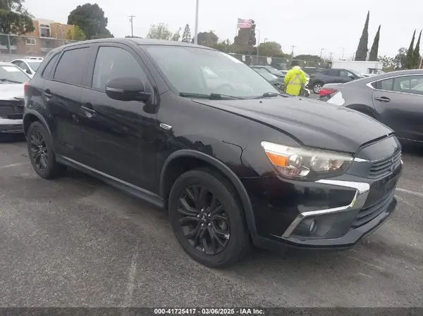 JA4AP3AU5HZ036092 2017 MITSUBISHI OUTLANDER - Image 1