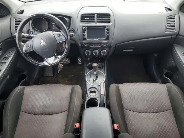 JA4AP3AU5HZ043463 2017 MITSUBISHI OUTLANDER - Image 8