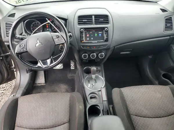 JA4AP3AU5HZ043673 2017 MITSUBISHI OUTLANDER - Image 8