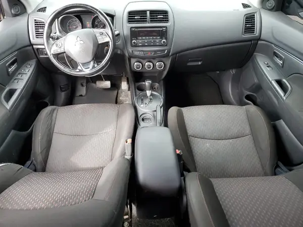 JA4AP3AU5HZ044127 2017 MITSUBISHI OUTLANDER - Image 8