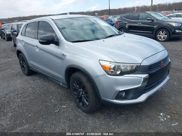 JA4AP3AU5HZ044273 2017 MITSUBISHI OUTLANDER - Image 1