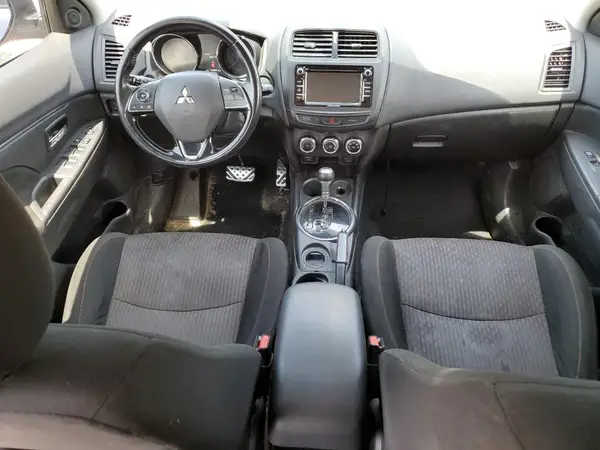 JA4AP3AU5HZ046296 2017 MITSUBISHI OUTLANDER - Image 8