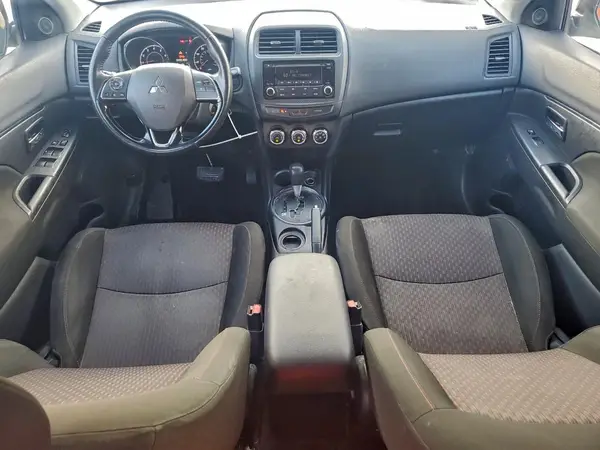 JA4AP3AU5HZ052969 2017 MITSUBISHI OUTLANDER - Image 8