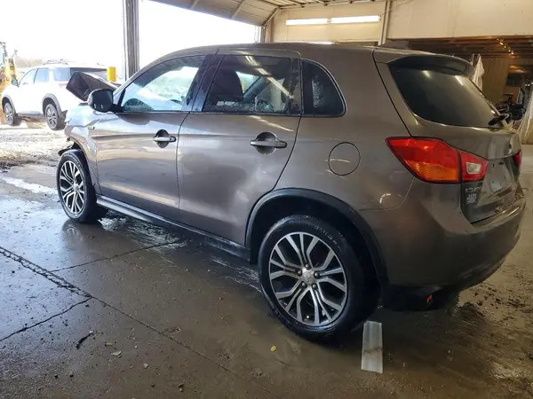 JA4AP3AU5HZ053281 2017 MITSUBISHI OUTLANDER - Image 2