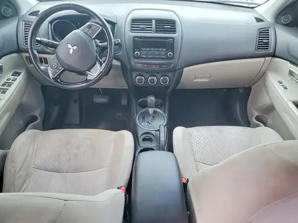 JA4AP3AU5HZ058688 2017 MITSUBISHI OUTLANDER - Image 8