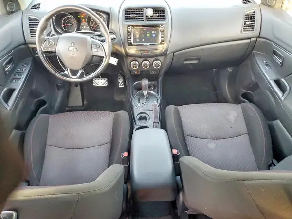 JA4AP3AU5HZ066631 2017 MITSUBISHI OUTLANDER - Image 8