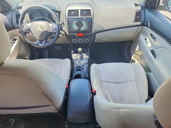 JA4AP3AU5HZ067584 2017 MITSUBISHI OUTLANDER - Image 8