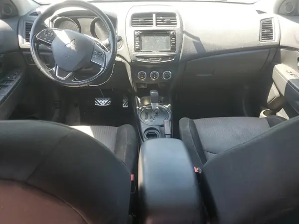 JA4AP3AU5HZ068931 2017 MITSUBISHI OUTLANDER - Image 8