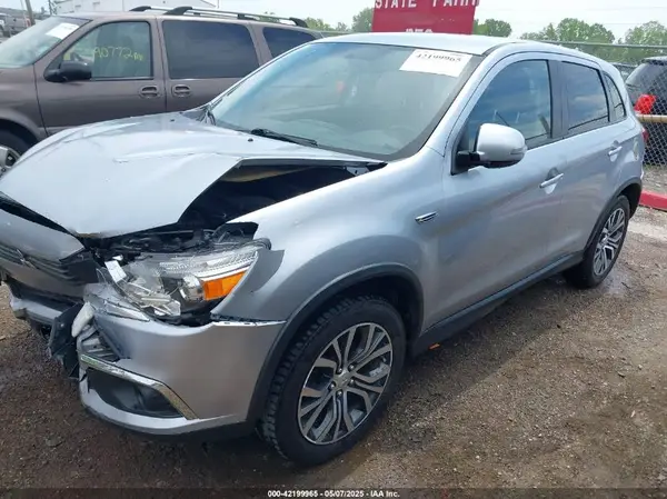 JA4AP3AU5HZ070131 2017 MITSUBISHI OUTLANDER - Image 2