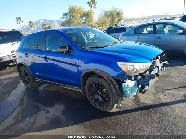 JA4AP3AU5JU005282 2018 MITSUBISHI OUTLANDER - Image 1