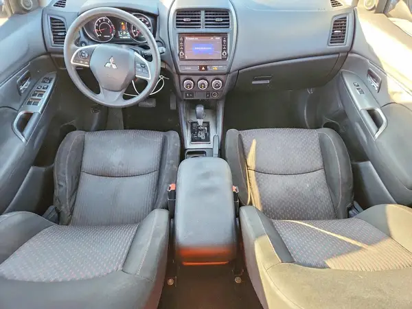 JA4AP3AU5JU005301 2018 MITSUBISHI OUTLANDER - Image 8