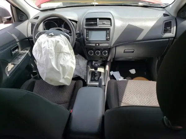 JA4AP3AU5JU005833 2018 MITSUBISHI OUTLANDER - Image 8