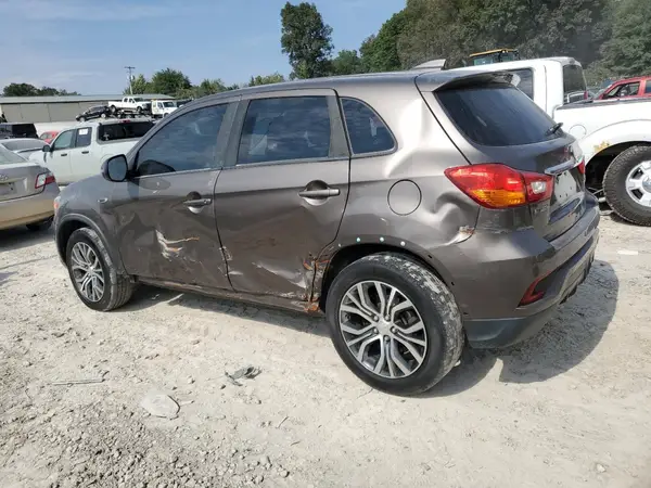 JA4AP3AU5JU006061 2018 MITSUBISHI OUTLANDER - Image 2