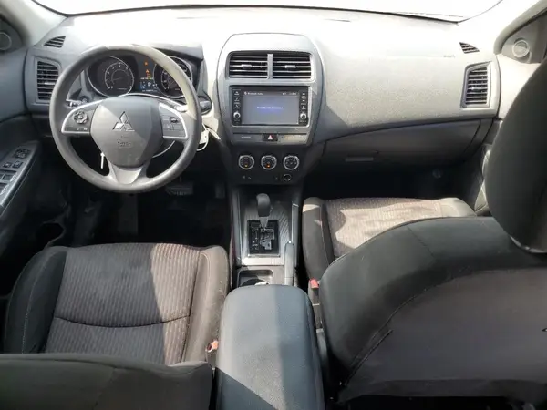 JA4AP3AU5JU006061 2018 MITSUBISHI OUTLANDER - Image 8