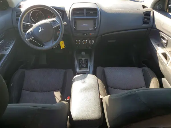JA4AP3AU5JU011924 2018 MITSUBISHI OUTLANDER - Image 8