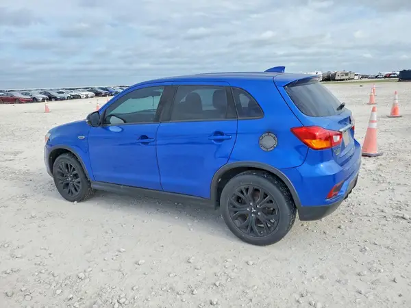 JA4AP3AU5JU013222 2018 MITSUBISHI OUTLANDER - Image 2