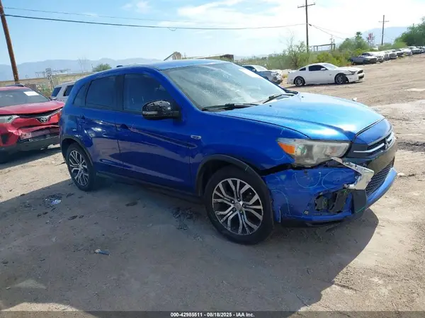 JA4AP3AU5JU013737 2018 MITSUBISHI OUTLANDER - Image 1