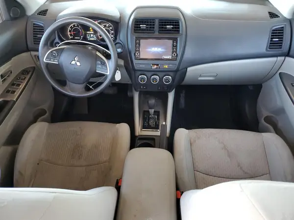 JA4AP3AU5JU017111 2018 MITSUBISHI OUTLANDER - Image 8