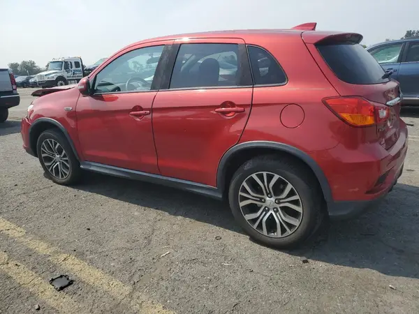 JA4AP3AU5JU017402 2018 MITSUBISHI OUTLANDER - Image 2