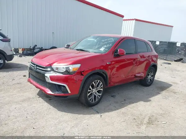 JA4AP3AU5JU018517 2018 MITSUBISHI OUTLANDER - Image 2