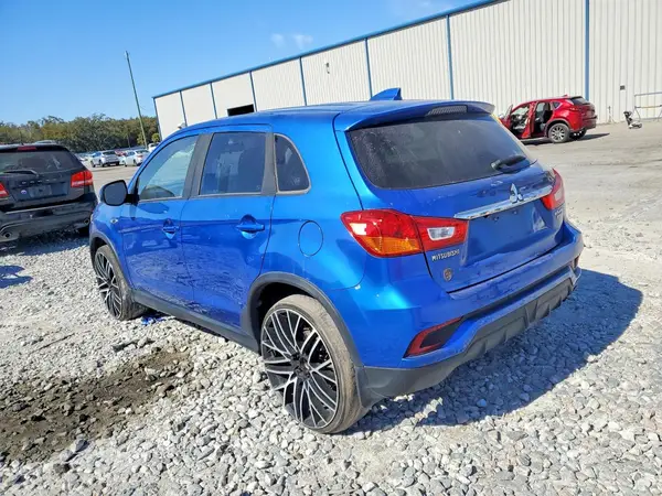 JA4AP3AU5JU022082 2018 MITSUBISHI OUTLANDER - Image 2