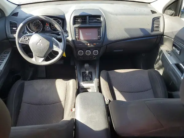 JA4AP3AU5JU022082 2018 MITSUBISHI OUTLANDER - Image 8
